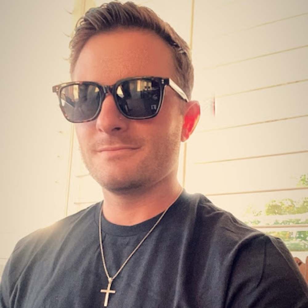 Meet your Posher, Dustin